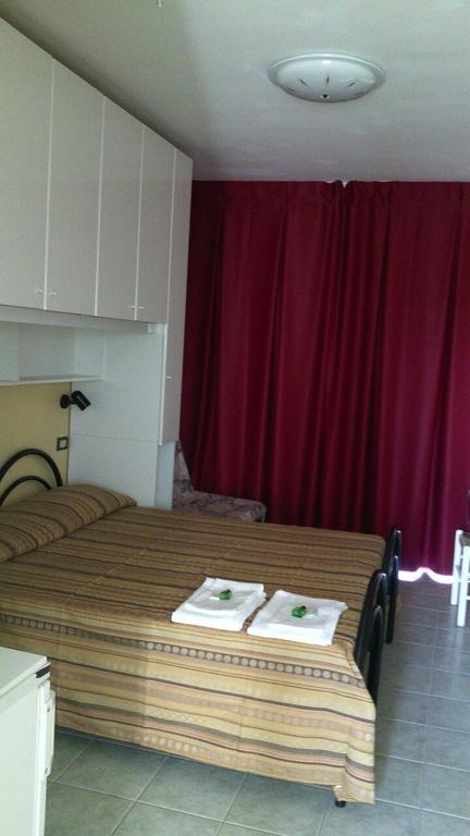 كامبومارينو Residence Nettuno الغرفة الصورة